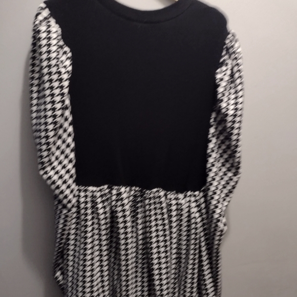 Dress - Picture 1 of 1